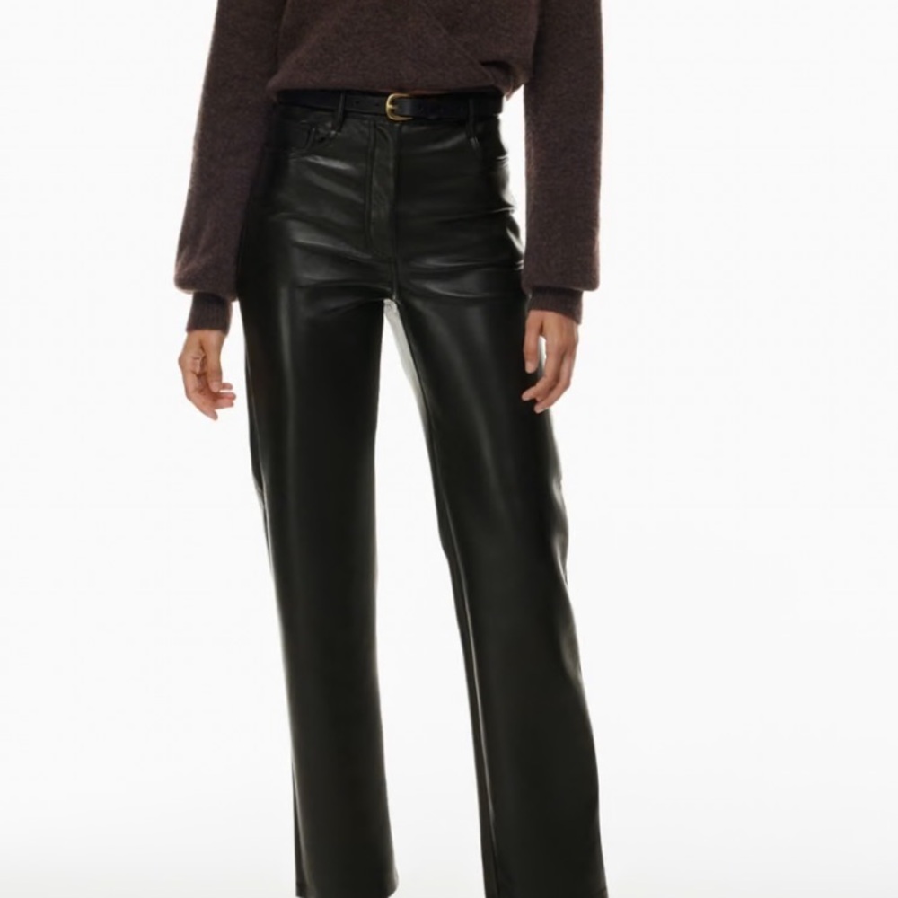Aritzia Wilfred Straight Leg Vegan Leather Pants, Black 00.